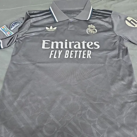 REAL MADRID FC AWAY JERSEY - VINI JR. 7 - SIZE SMALL