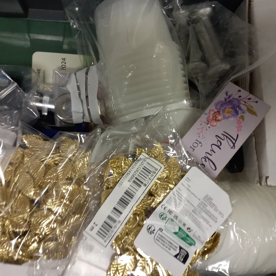 APPROXIMATELY 15 ASSORTED HOUSEHOLD ITEMS TO INCLUDE PAPER MATE PENS, PORTABLE ELECTRONIC SCALE, ETC