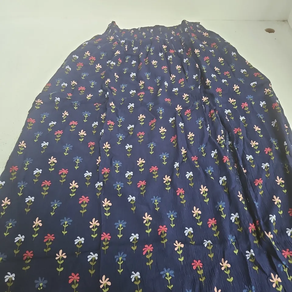 LUCY & YAK POPPY SKIRT – NAVY VISCOSE WITH TULIP PRINT, SIZE M (MADE IN INDIA)