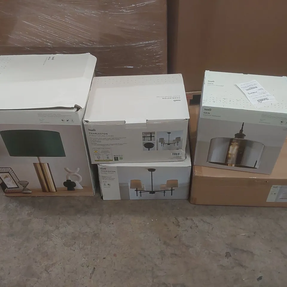PALLET CONTAINING A VERY LARGE QUANTITY OF ASSORTED DESIGNER LIGHTING PRODUCTS TO INCLUDE: TABLE LAMP CEILING LIGHTS, FLOOR LAMP ECT