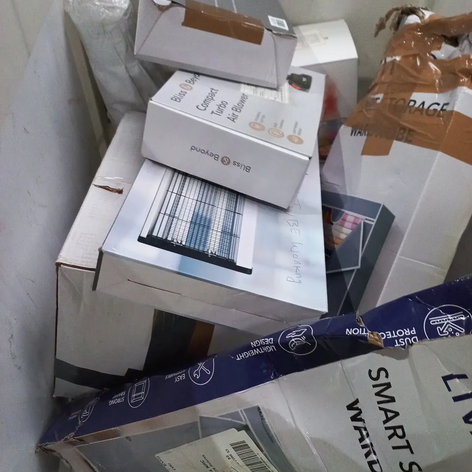 A MIX OF APPROXIMATELY 15 LARGE ASSORTED ITEMS SMART STORAGE WARDROBE, AIR BLOWER, BUG ZAPPER ETC.