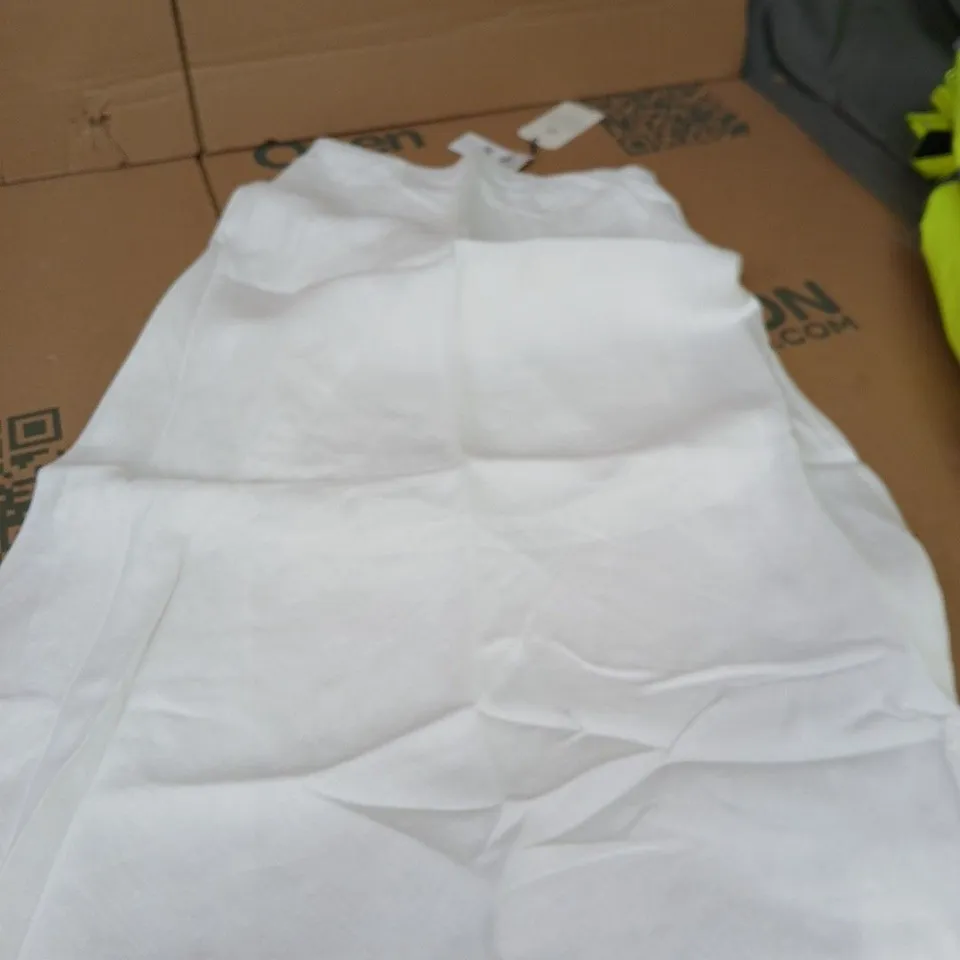 ABERCROMBIE & FITCH WHITE SKIRT – SMALL
