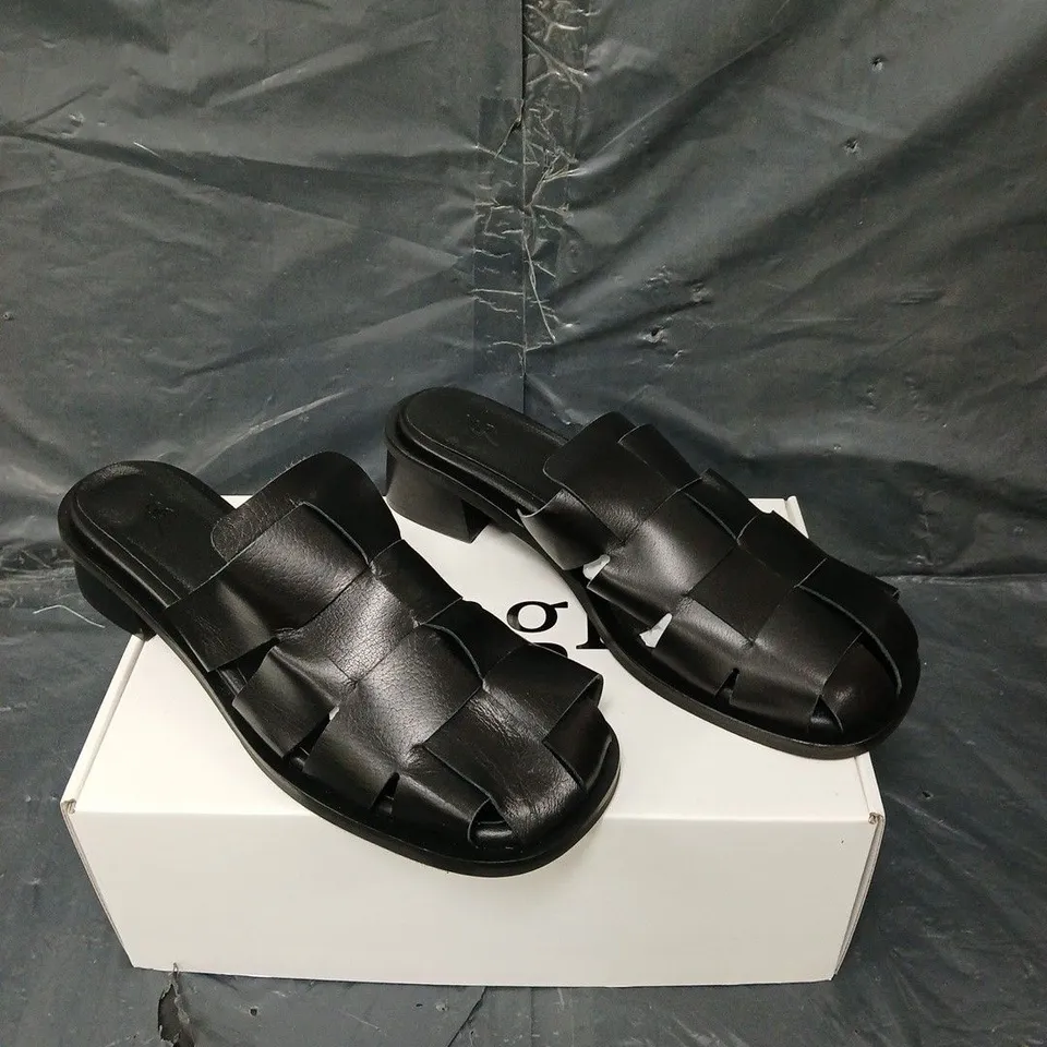 BOXED PAIR OF EPINGLER CUBE HEEL ALL BLACK SIZE 40