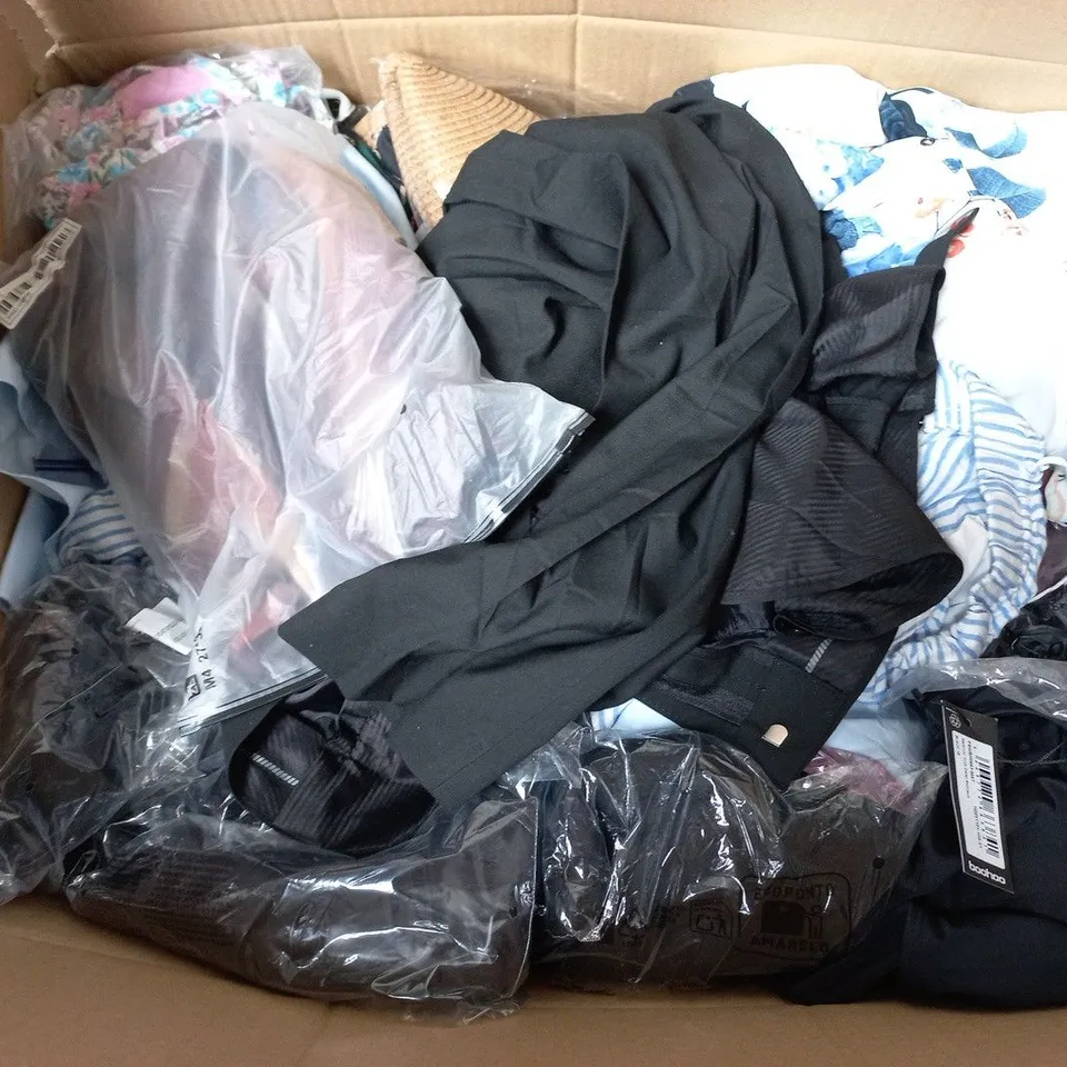 LARGE BOX OF APPROXIMATELY 20 ASSORTED CLOTHING ITEMS IN VARIOUS SIZES, STYLES AND COLOURS
