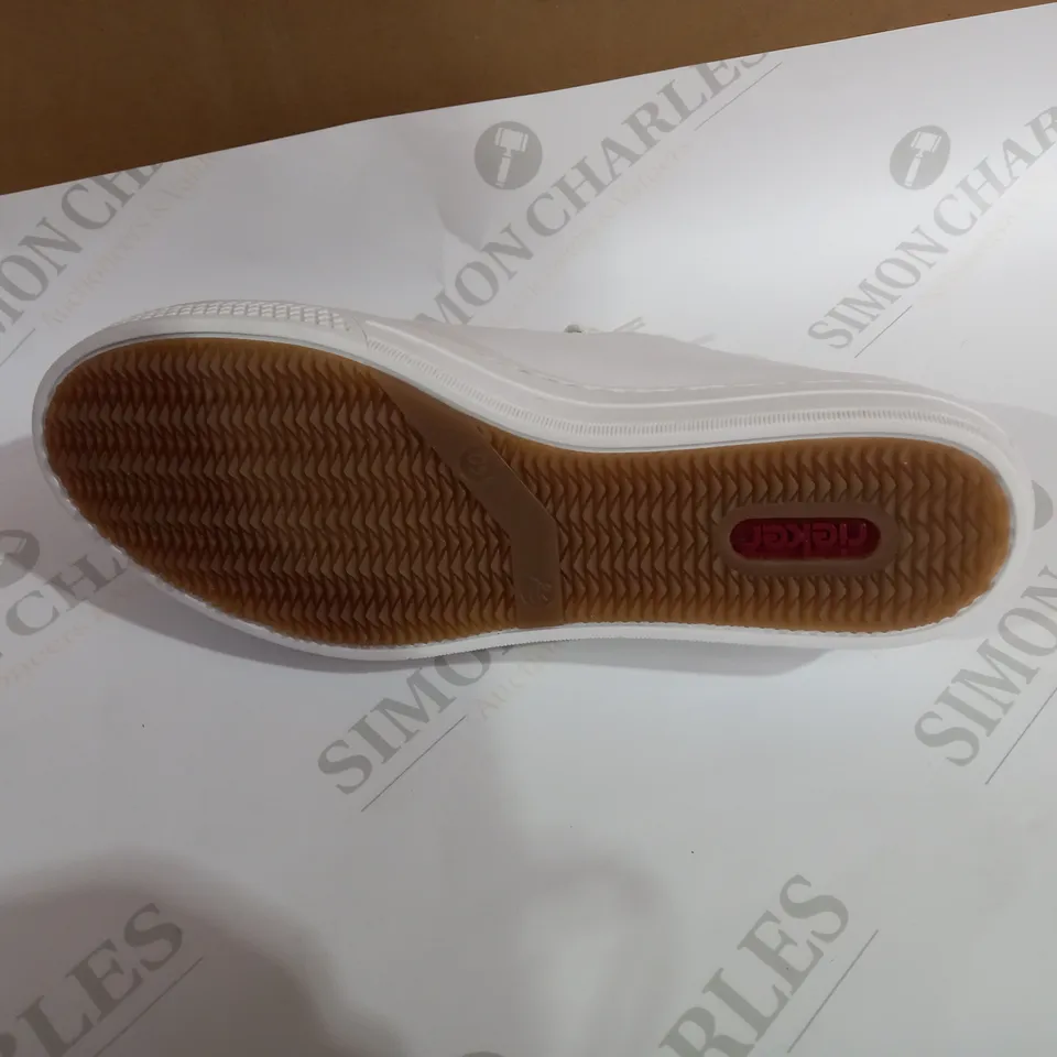 RIEKER WHITE SHOES SIZE 6.5 