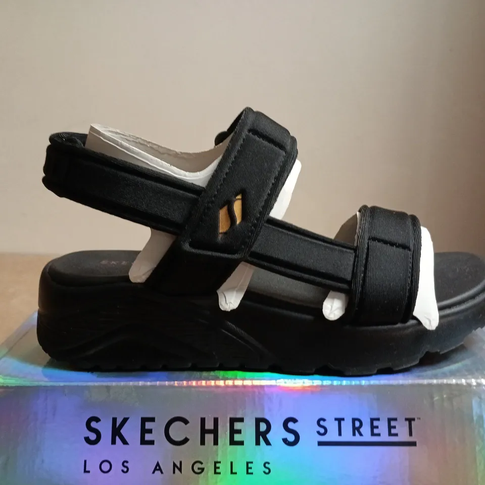 SKECHERS STREET LOS ANGELES BLACK SANDALS – WOMEN’S FOOTWEAR - UK SIZE 1.5