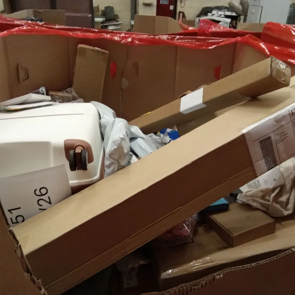 PALLET OF ASSORTED HOUSEHOLD GOODS AND PRODUCTS TO INCLUDE; SUITCASE,PHOTO FRAME,PHONE ACCESSORIES