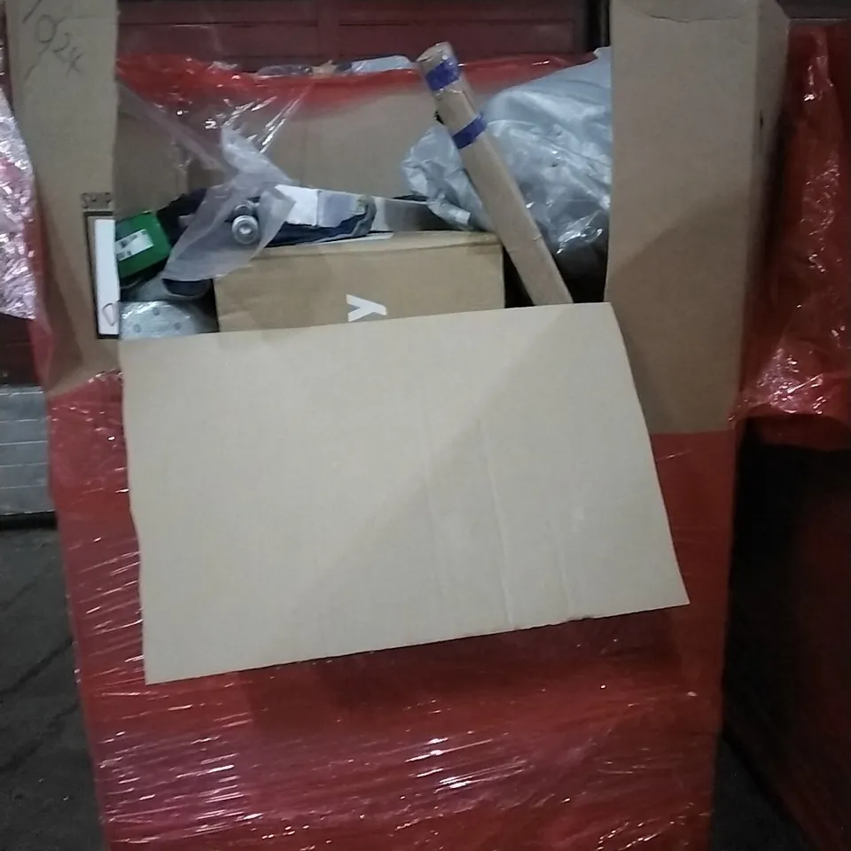 PALLET OF HOUSEHOLD ITEMS TO INCLUDE RETRACTABLE SAFETY GATE,SCOOTER,DANCE MAT,PUZZLE MAT AND OTHER ASSORTED ITEMS..L