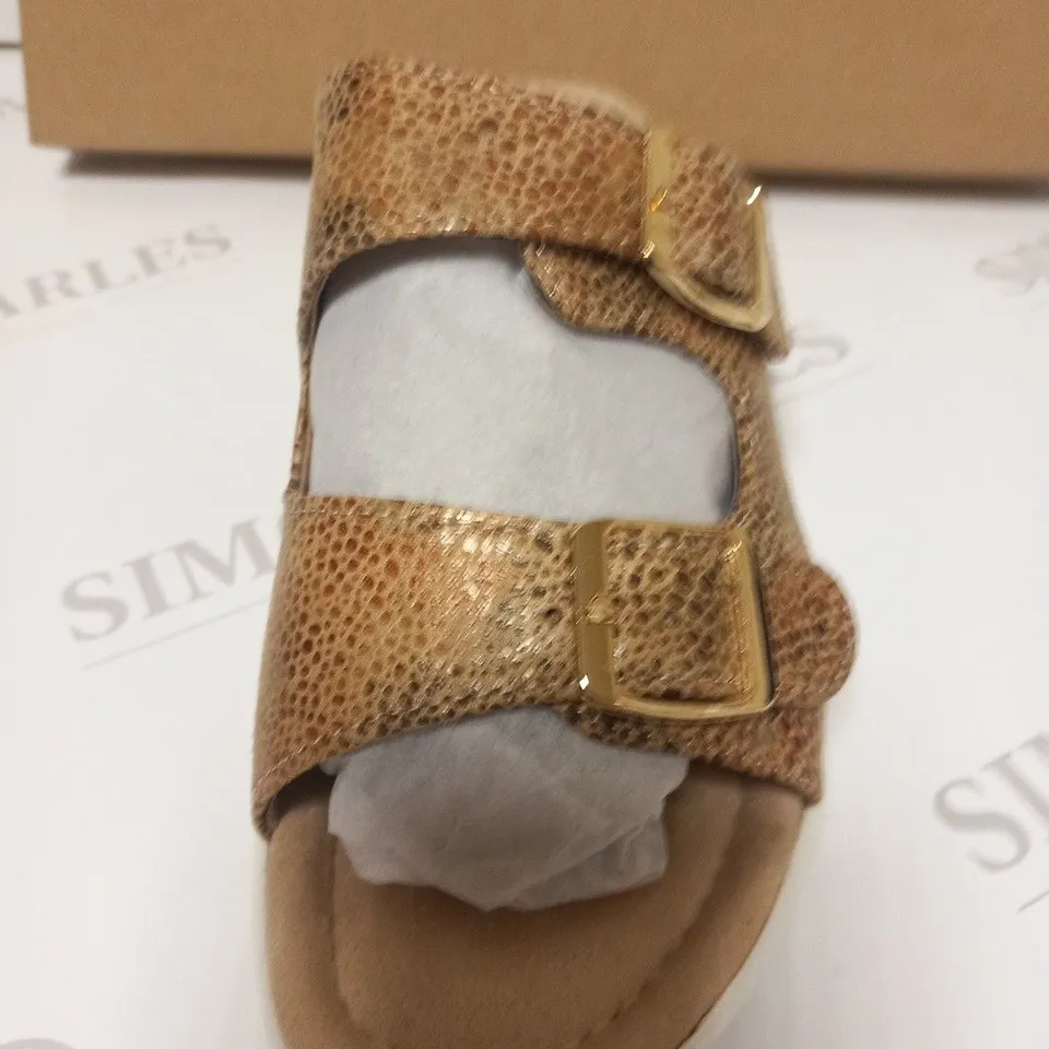 BOXED PAIR OF CUSHION WALK STRAPPY SANDALS IN GOLD - 5