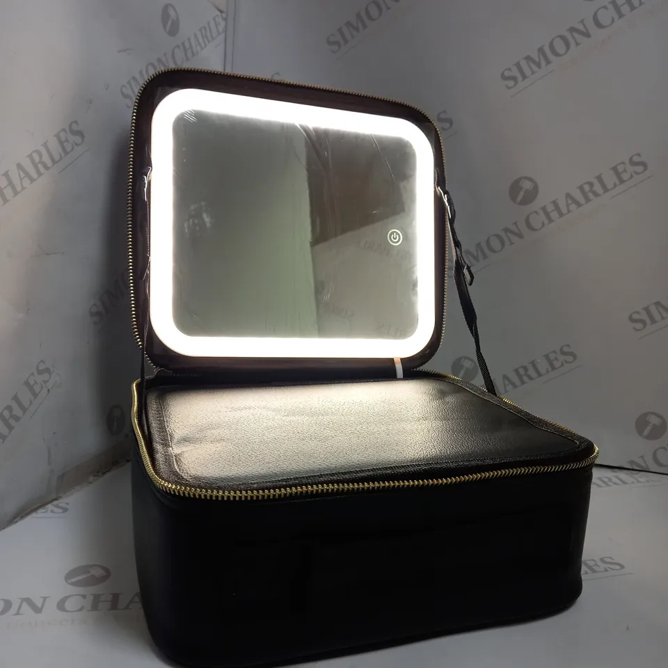 BOXED MON AMI LED FILL LIGHT MIRROR COSMETIC BAG. 