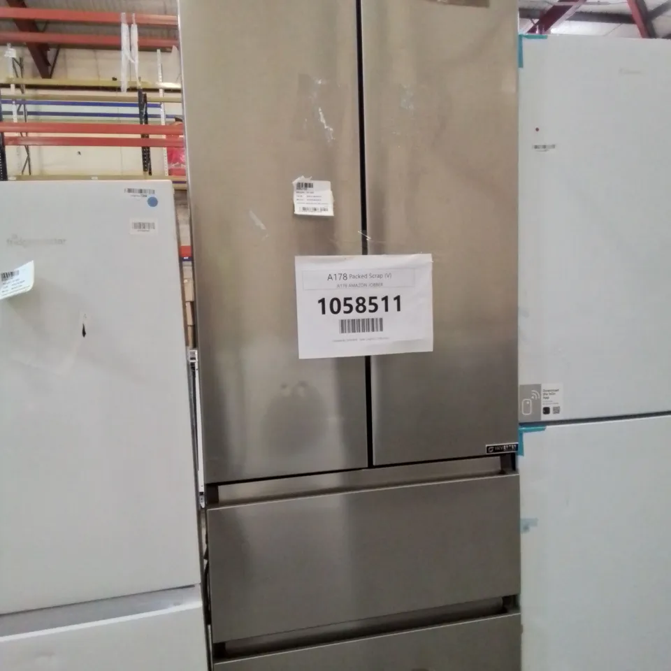 HISENSE FREESTANDING MULTIDOOR FRIDGE FREEZER IN SILVER - (RF632N4BCE)