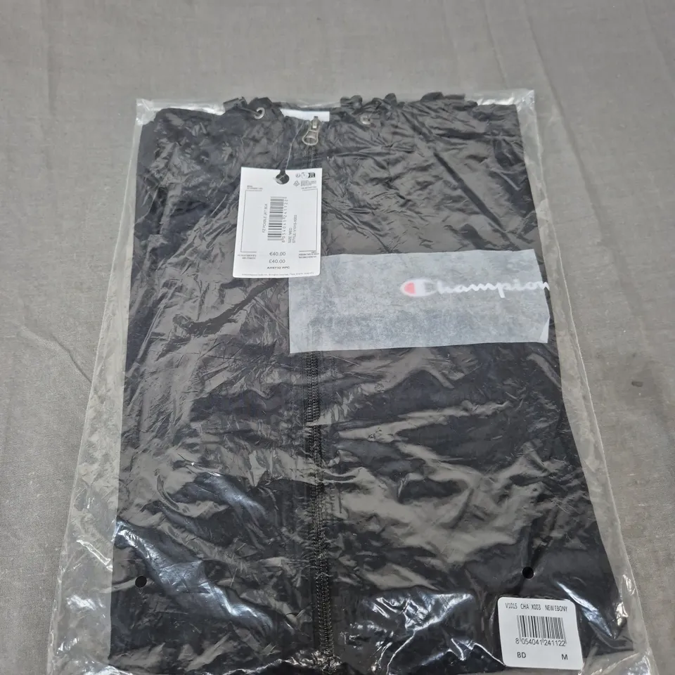 BAGGED CHAMPION PACKABLE JACKET SIZE M