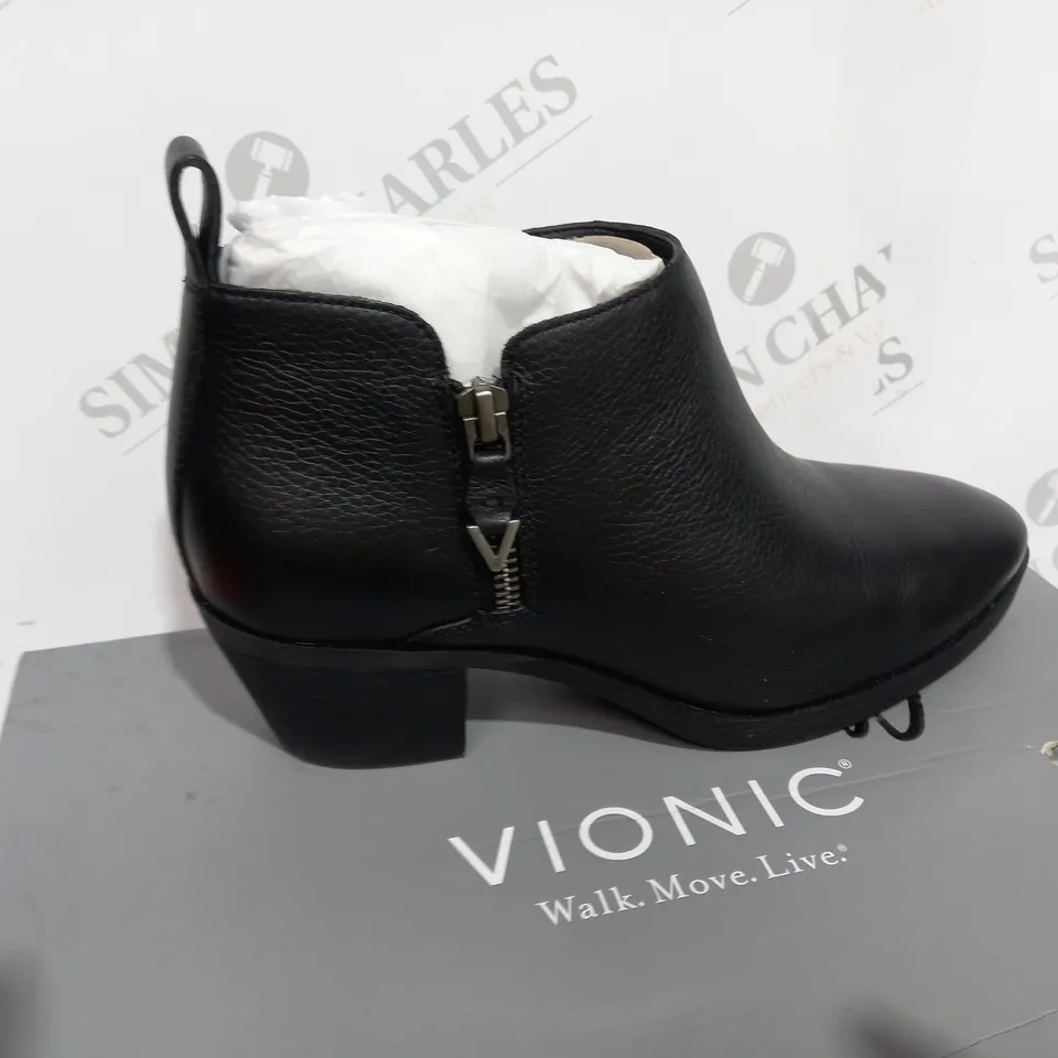 BOXED PAIR VIONIC "CECILY" ANKLE BOOTS IN BLACK, UK SIZE 4.5