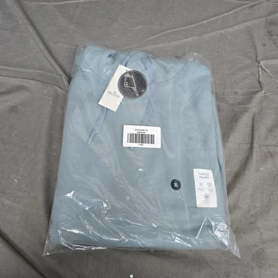 HOLLISTER COOLING HOODIE – SIZE XL – LIGHT BLUE