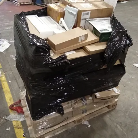 PALLET OF ASSORTED HOUSEHOLD GOODS AND PRODUCTS TO INCLUDE; LIGHTING, WIRELESS KEYBOARD AND MOUSE SETS, POWER BANK ETC