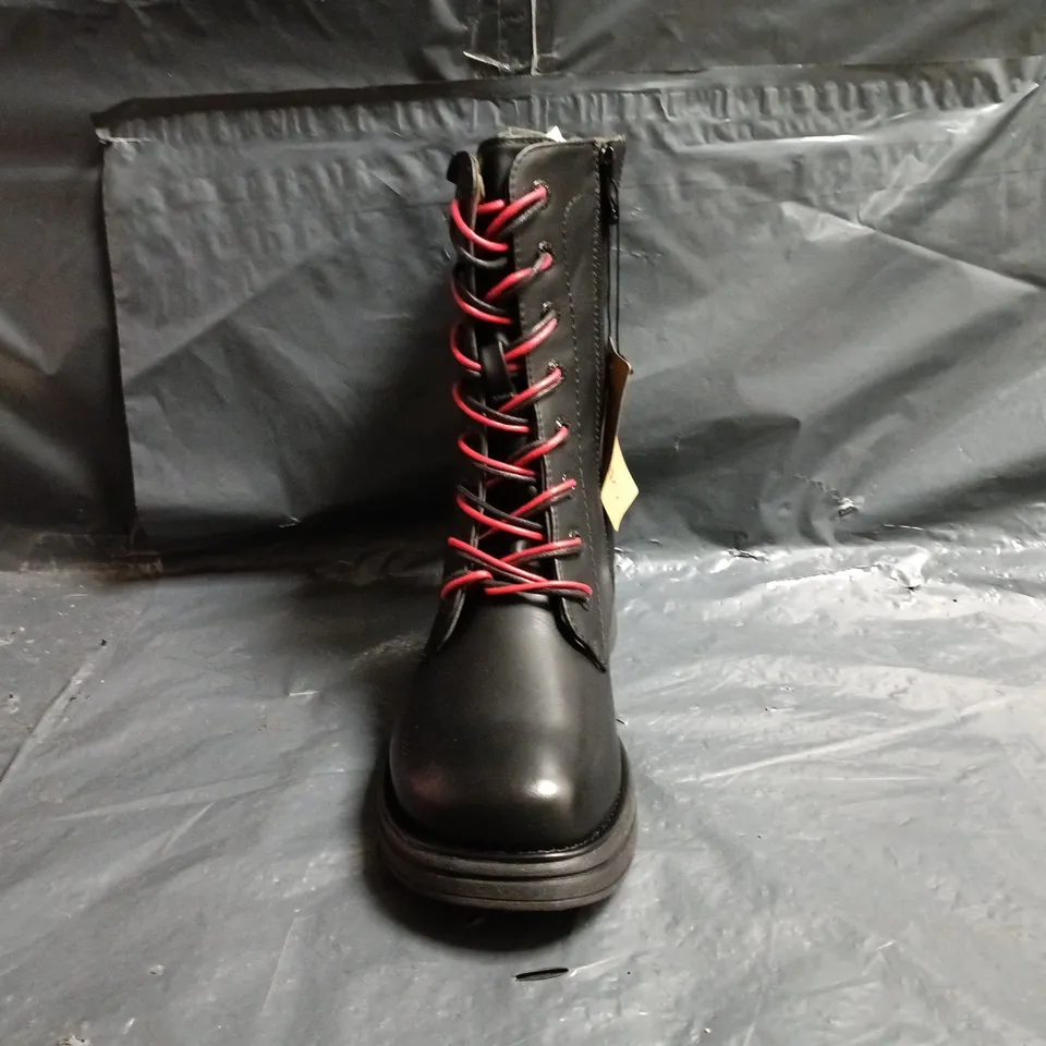 PAIR OF HEAVENLY FEET ANKLE BOOTS IN BLACKS W. ROSE DESIGN SIZE UK 7