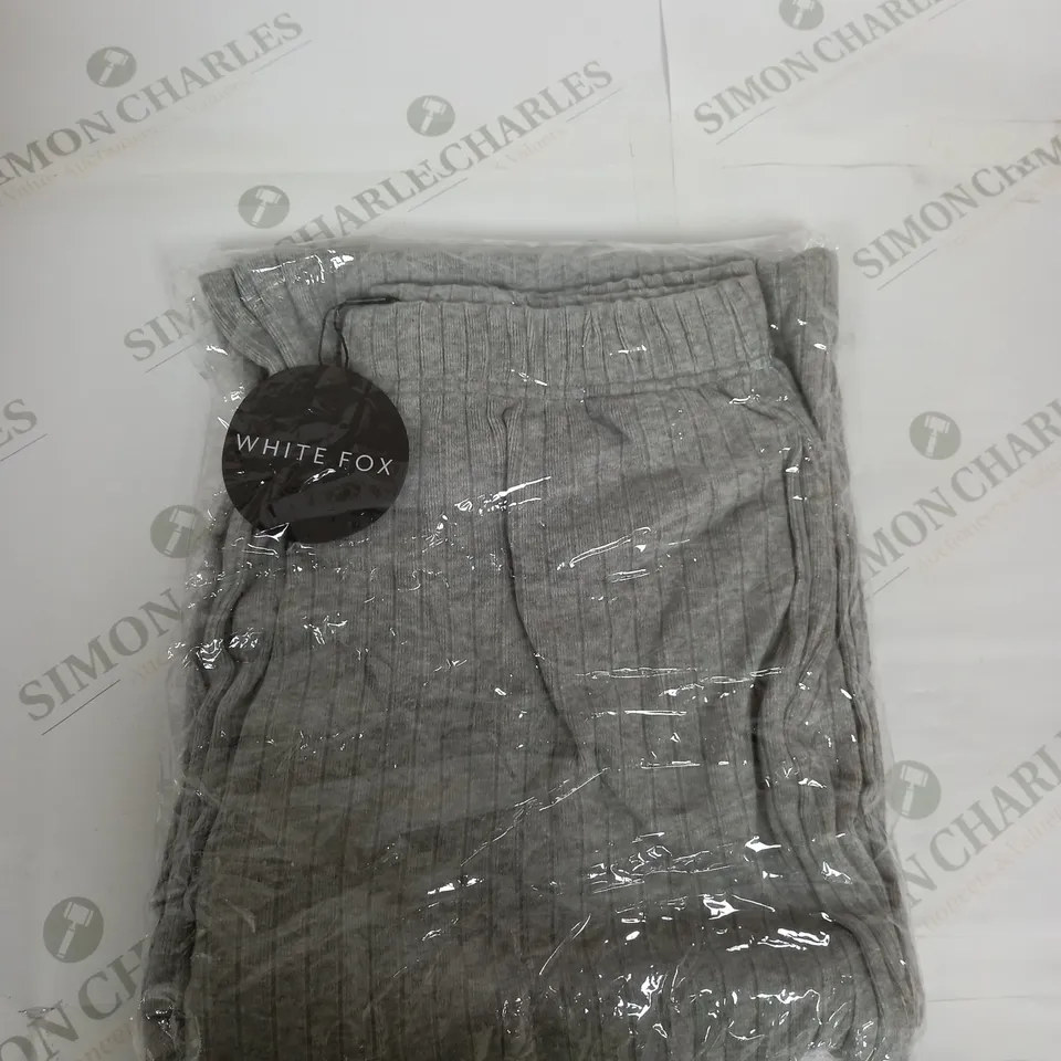 BAGGED WHITE FOX PROBLEM PANTS SIZE L