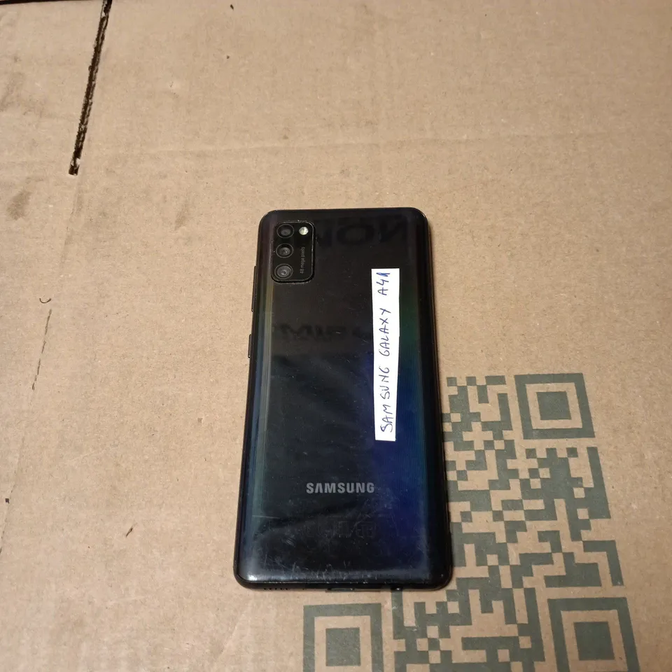 SAMSUNG GALAXY A41 