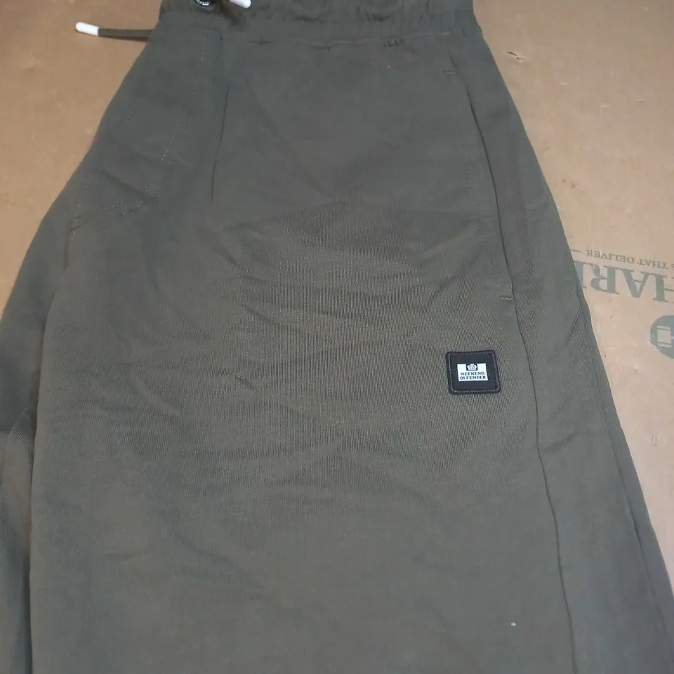 WEEKEND OFFENDER KHAKI SHORTS SIZE L