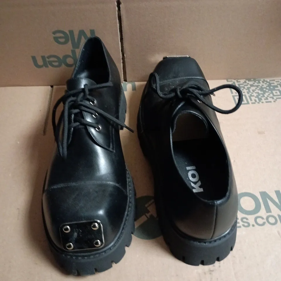 BOXED KOI GEHRMAN METAL CAP CHUNKY SHOES IN BLACK - UK 11