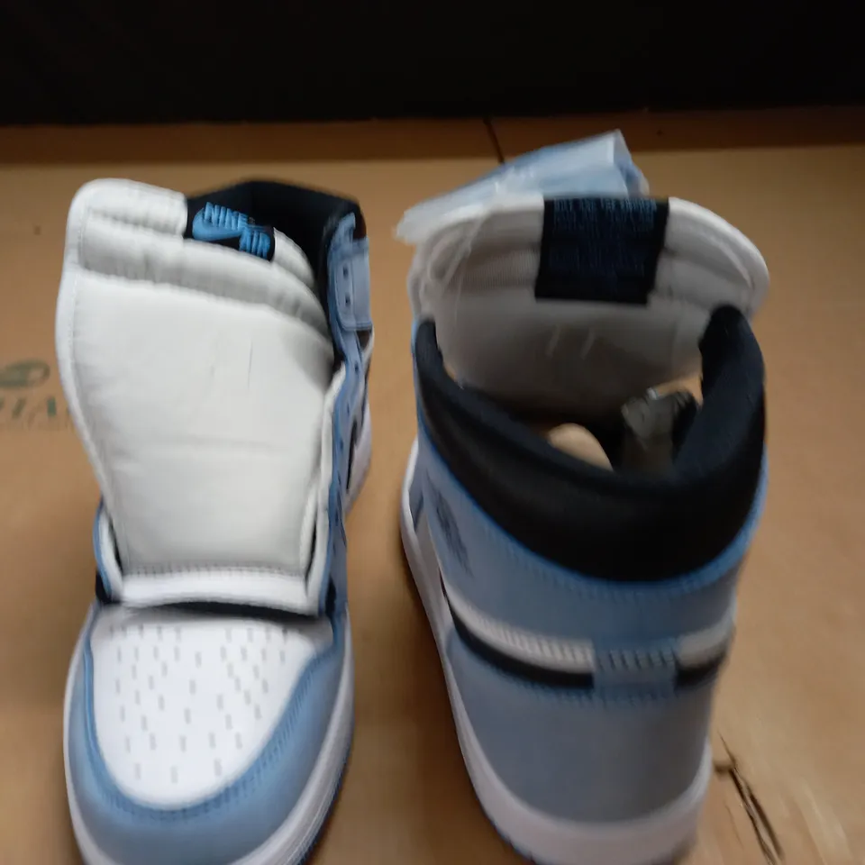 PAIR OF NIKE AIR JORDAN 1 RETRO HIGH TRAINERS - UK 6