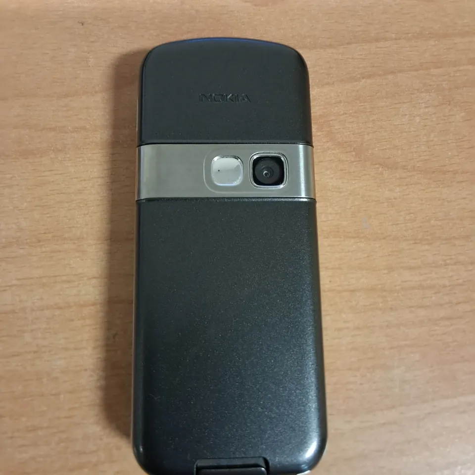 BOXED NOKIA 6070 MOBILE IN GREY