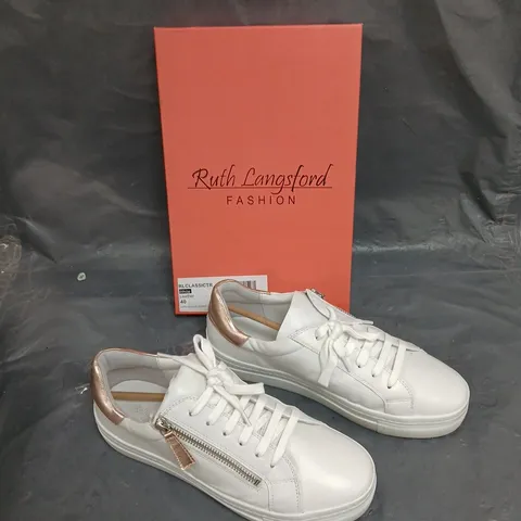 BOXED PAIR OF RUTH LANGSFORD CLASSIC ZIP UP TRAINER WHITE UK 7 