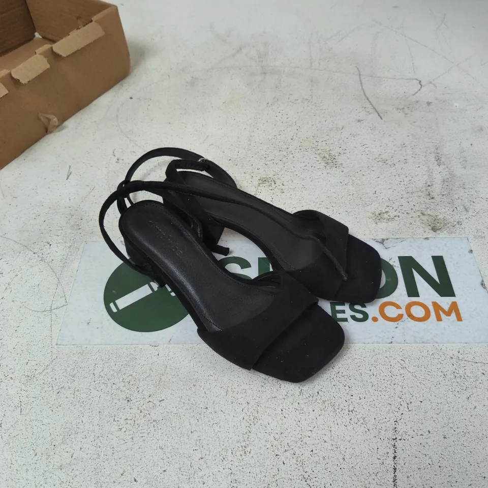 SIMPLY BE WOMEN'S BLACK HEELED SANDALS – UK 4 WIDE 