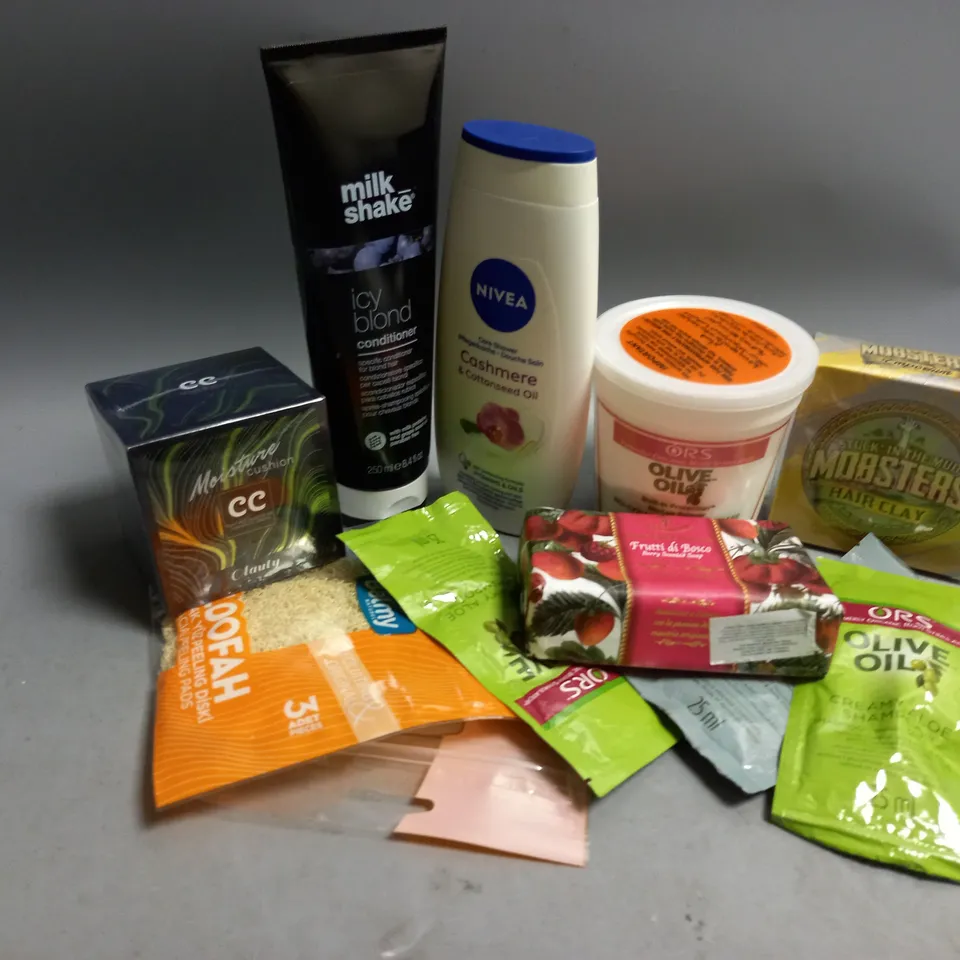 APPROXIMATELY 10 ASSORTED HEALTH AND BEAUTY PRODUCTS TO INCLUDE MILK SHAKE ICY BLOND CONDITIONER, OLAUTY MOISTURE CUSHION CC CREAM, NIVEA CAHSMERE & COTTONSEED OIL