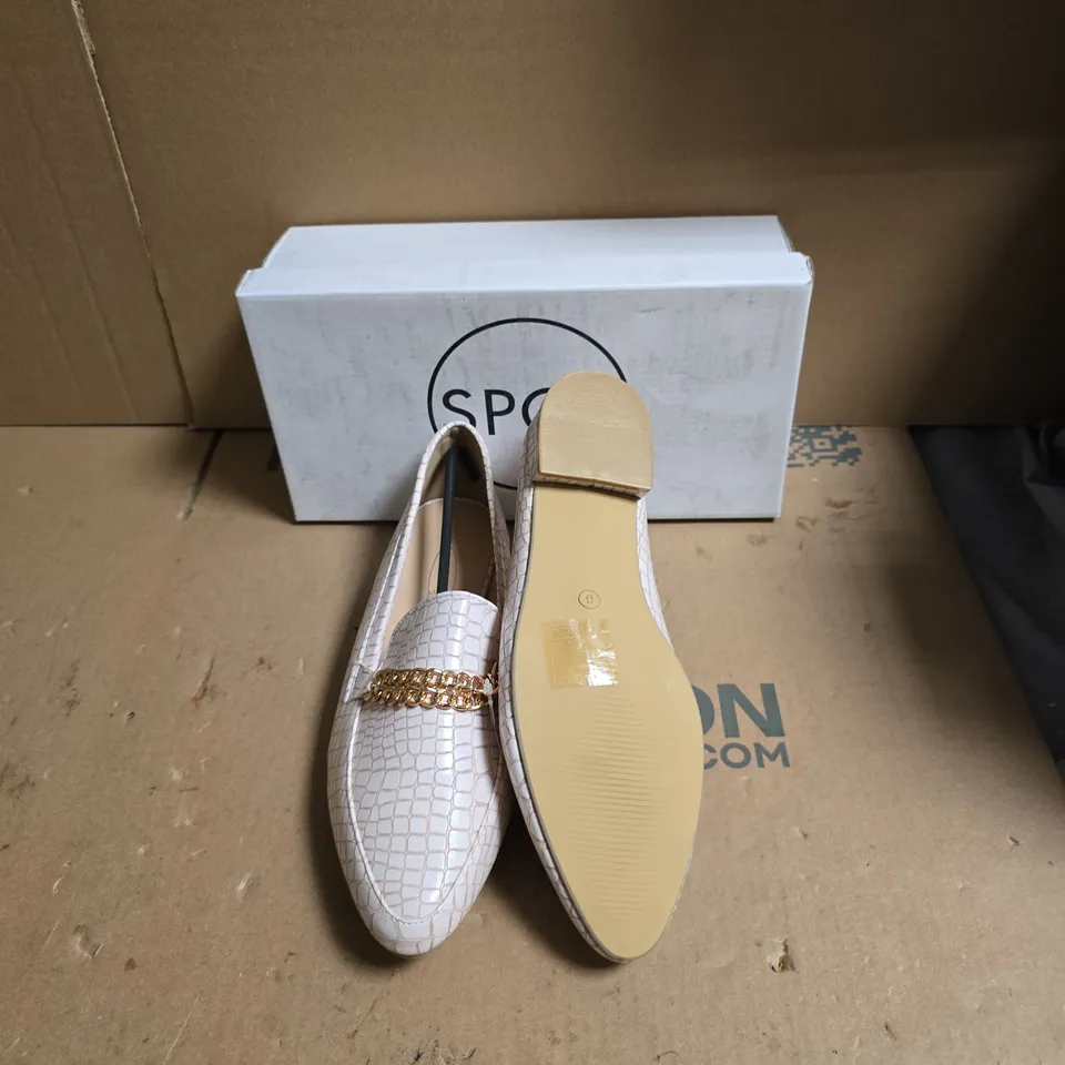 SPOT ON WOMEN'S NUDE CROC-EFFECT LOAFERS WITH GOLD CHAIN – SLIP-ON - UK SIZE 6 