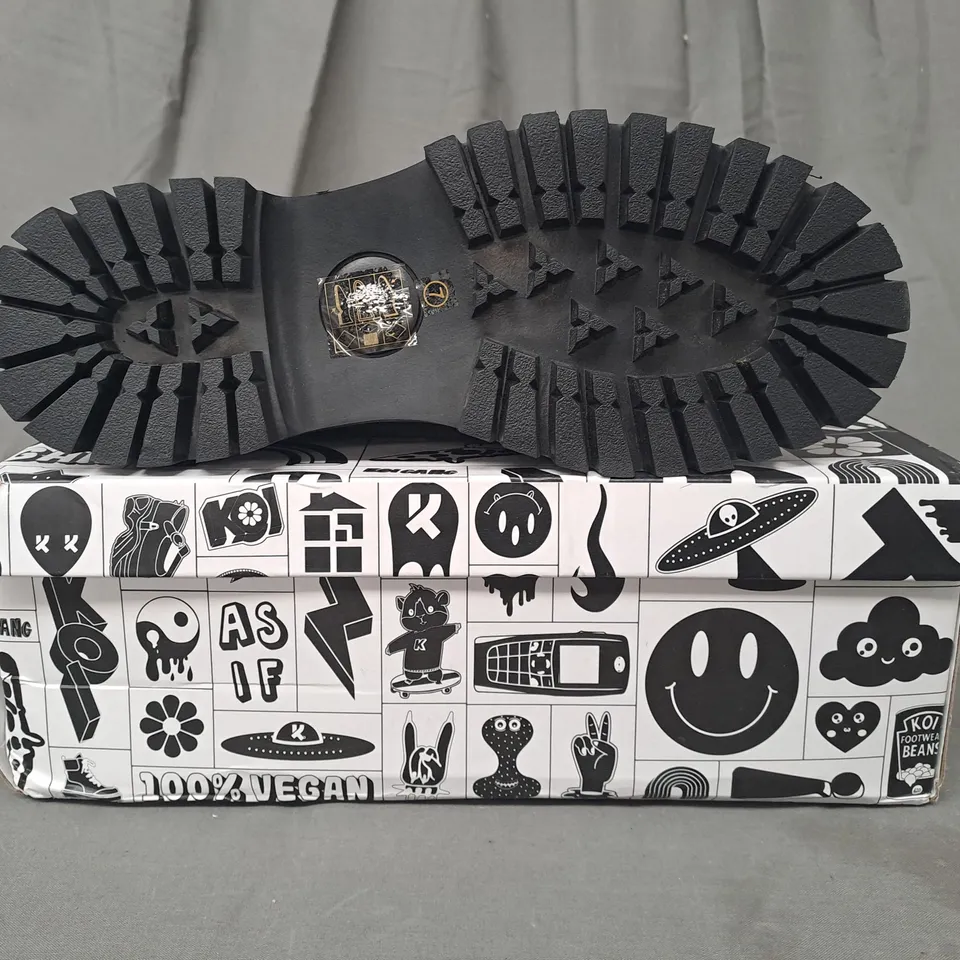 BOXED PAIR OF KOI VEGAN SILENT DUSK PENTAGRAM LOAFERS IN BLACK UK SIZE 7