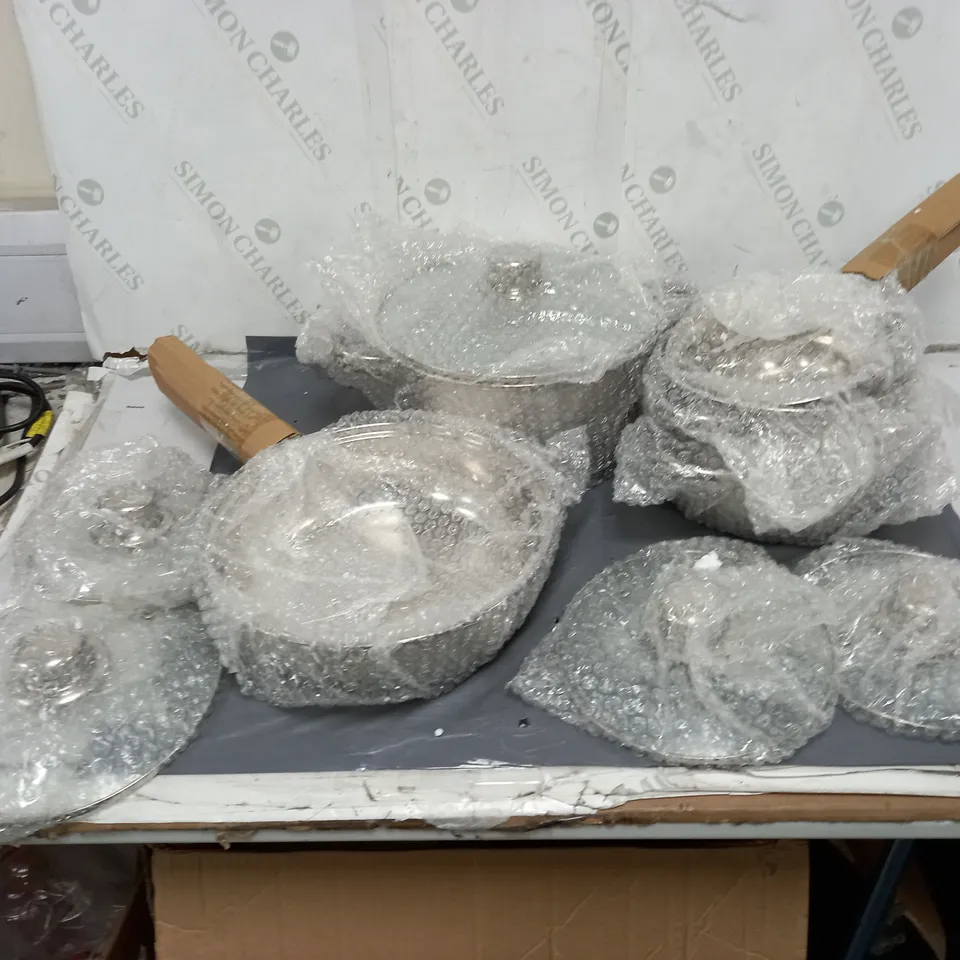 BOXED STEEL POTS AND PAN SET
