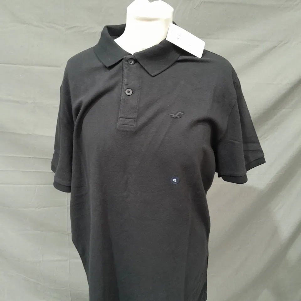 HOLLISTER ADVANCED STRECH BLACK POLO SHIRT - XL