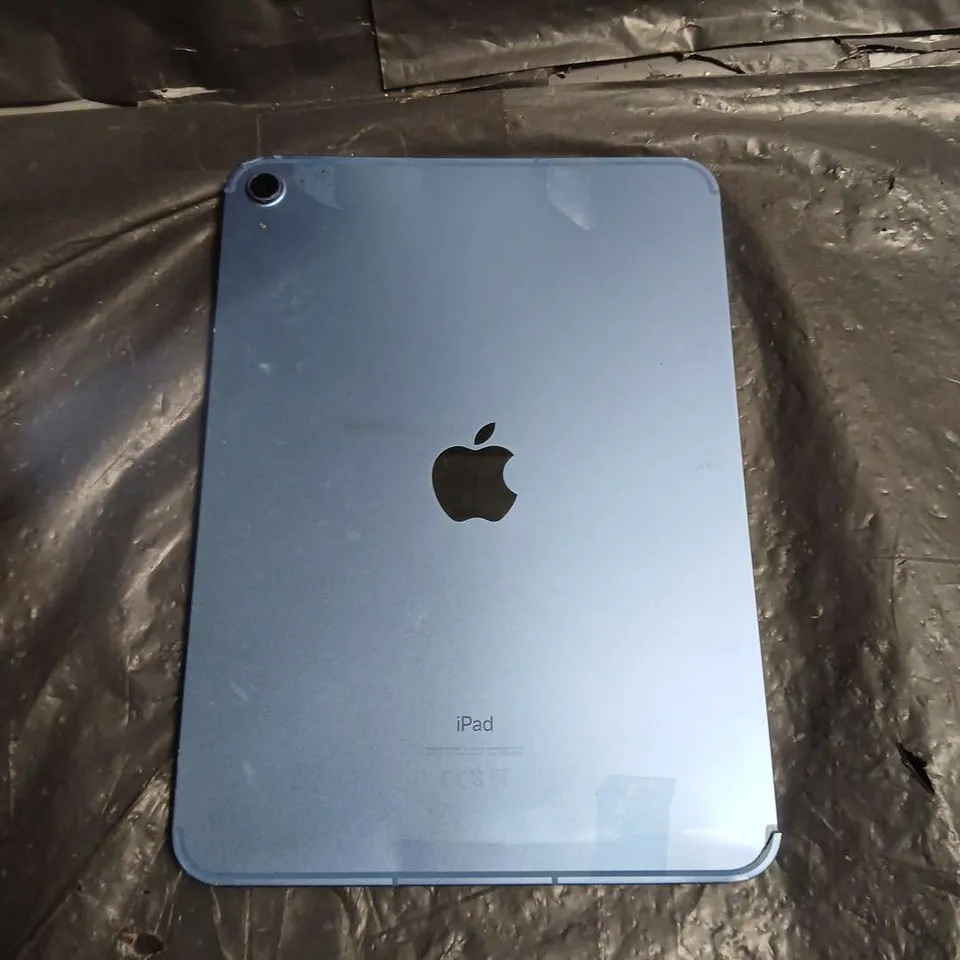 APPLE IPAD A2757 - BLUE TABLET - FOR PARTS