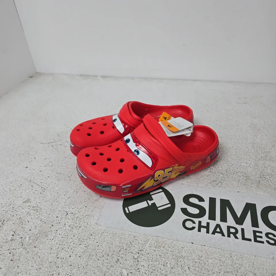 CROCS CROCBAND RELAXED FIT UNISEX ' CLOGS – UK 9 – RED LIGHTNING MCQUEEN