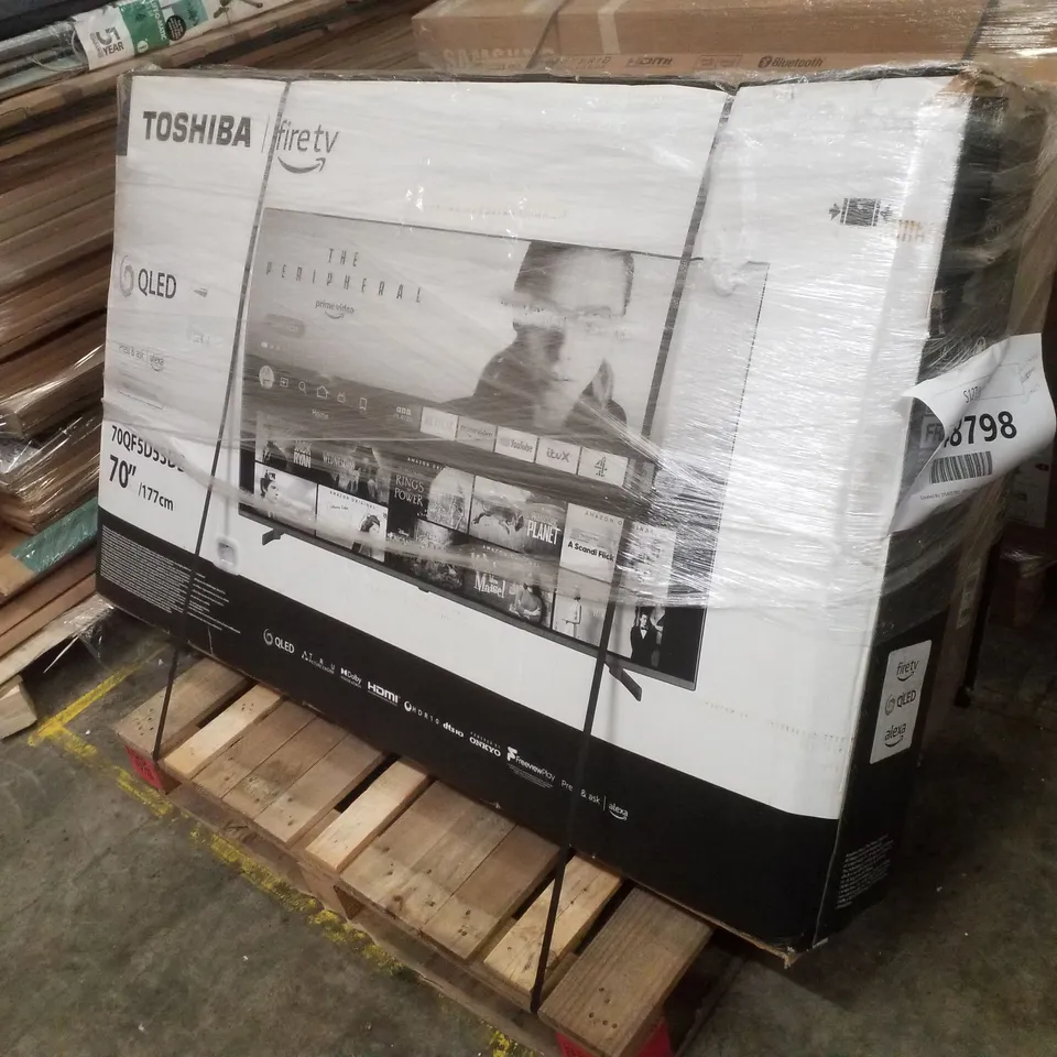 PALLET CONTAINING 4 DAMAGED TVS