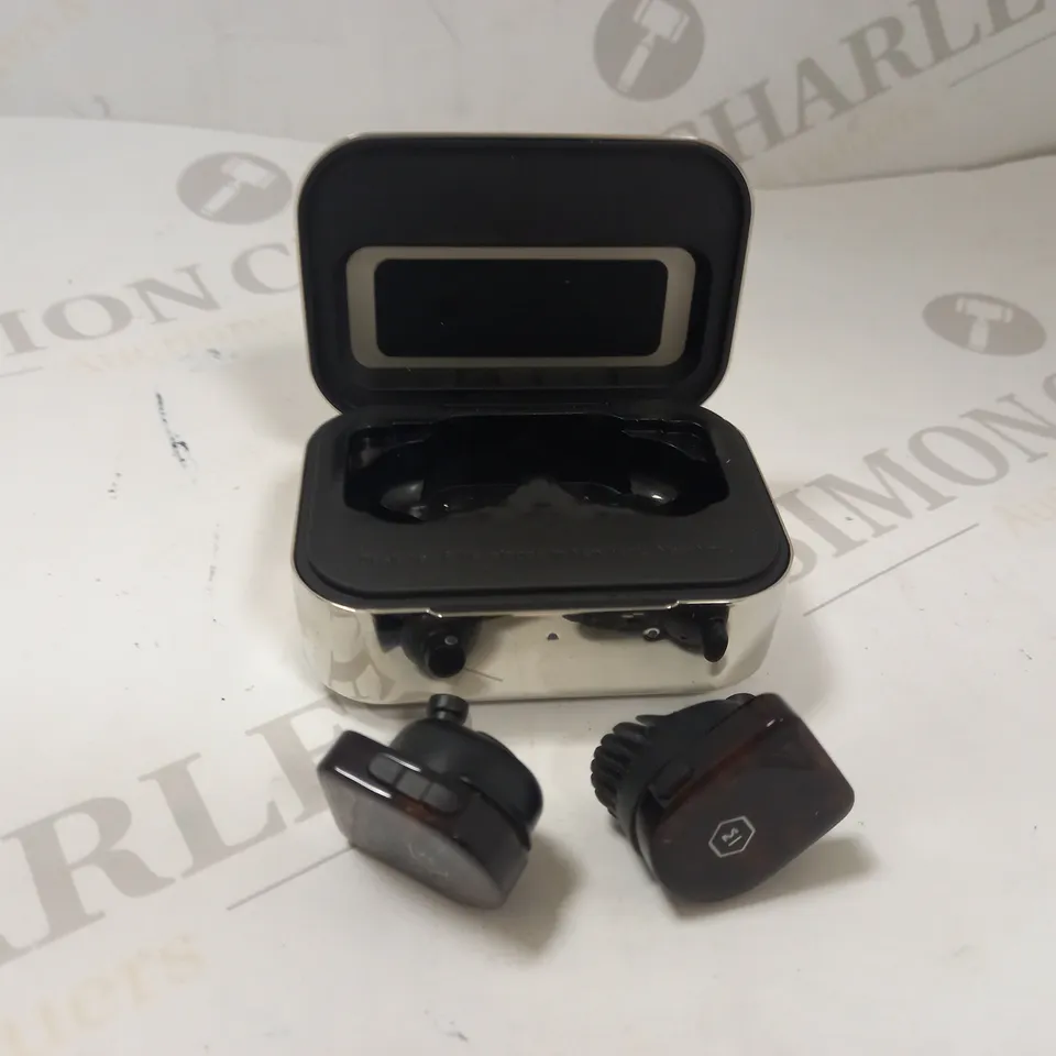 MASTER & DYNAMIC MW07 TRUE WIRELESS EARPHONES 