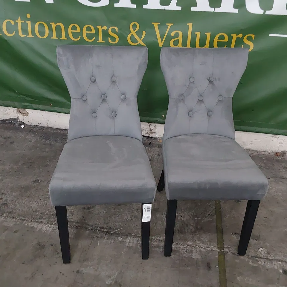 PAIR OF UPHOLSTERED BUTTONED RING BACK DINING CHAIRS GREY PLUSH FABRIC ON BLACK WOOD LEGS 