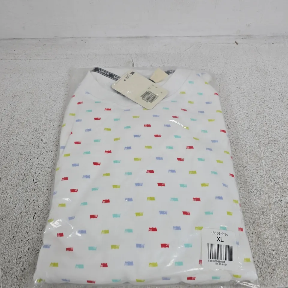 LEVI'S WHITE T-SHIRT – UK SIZE XL