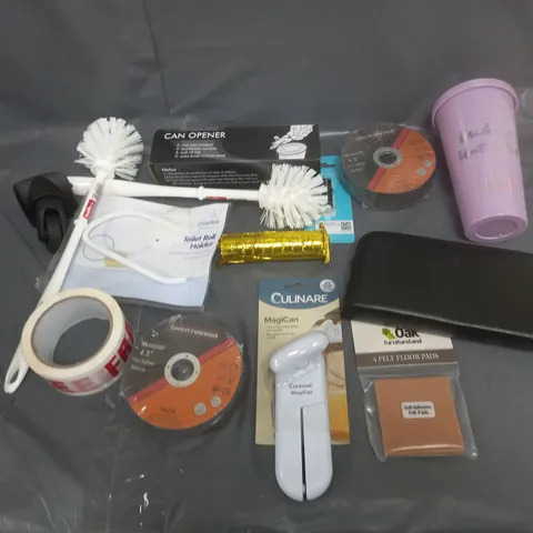 BOX OF APPROXIMATELY 8 ASSORTED ITEMS TO INCLUDE - CHENTIANHA 4.5", CAN OPENER, AND TOILET BRUSH ETC. 