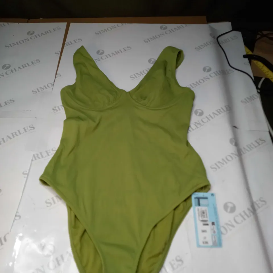 M&S PLUNGE SWIMSUIT 36D
