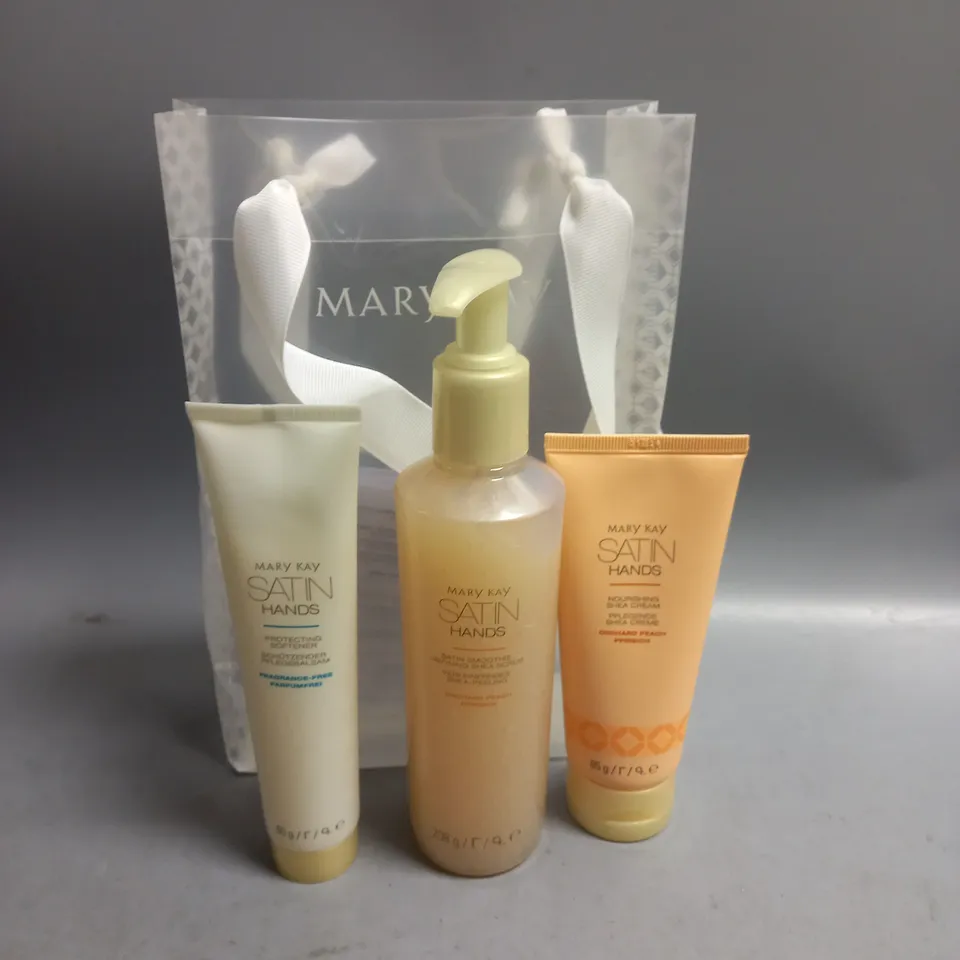 MARY KAY SATIN HANDS GIFT SET INCLUDING SMOOTHIE SCRUB, NOURISHING CREAM AND PROTECTING SOFTENER