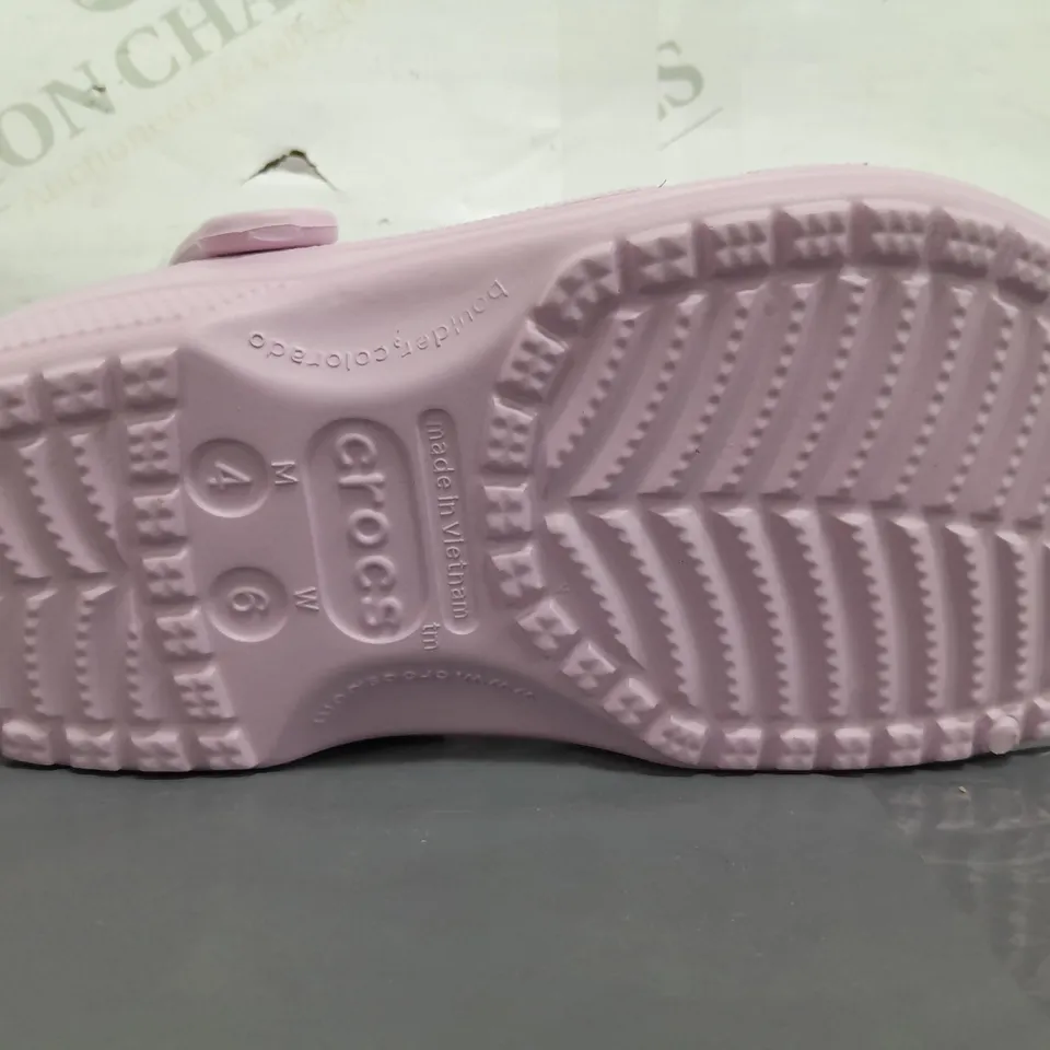 PAIR OF CROCS CLASSIC CLOGS IN PINK UK SIZE M3/W4