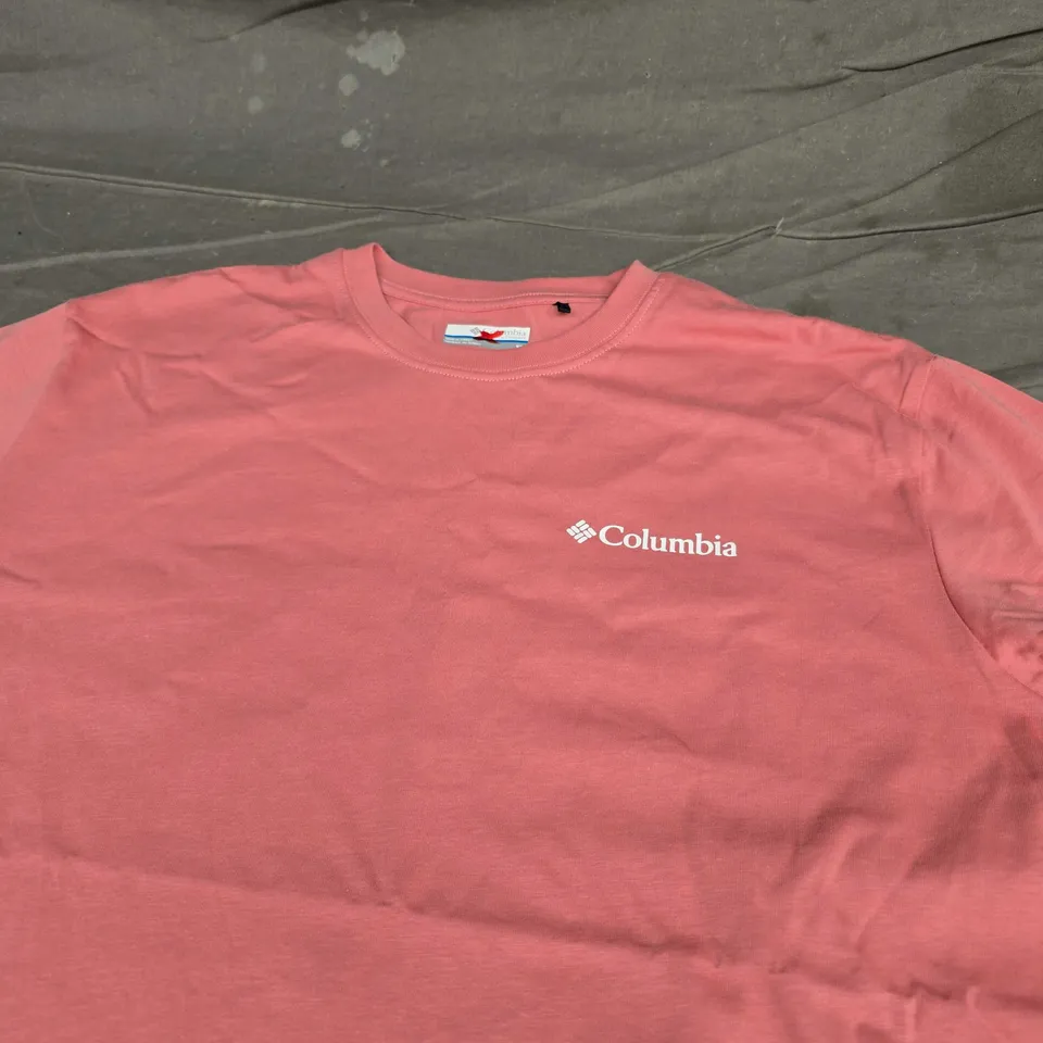 COLUMBIA LOGO AND GRAPHIC TEE - SIZE XS