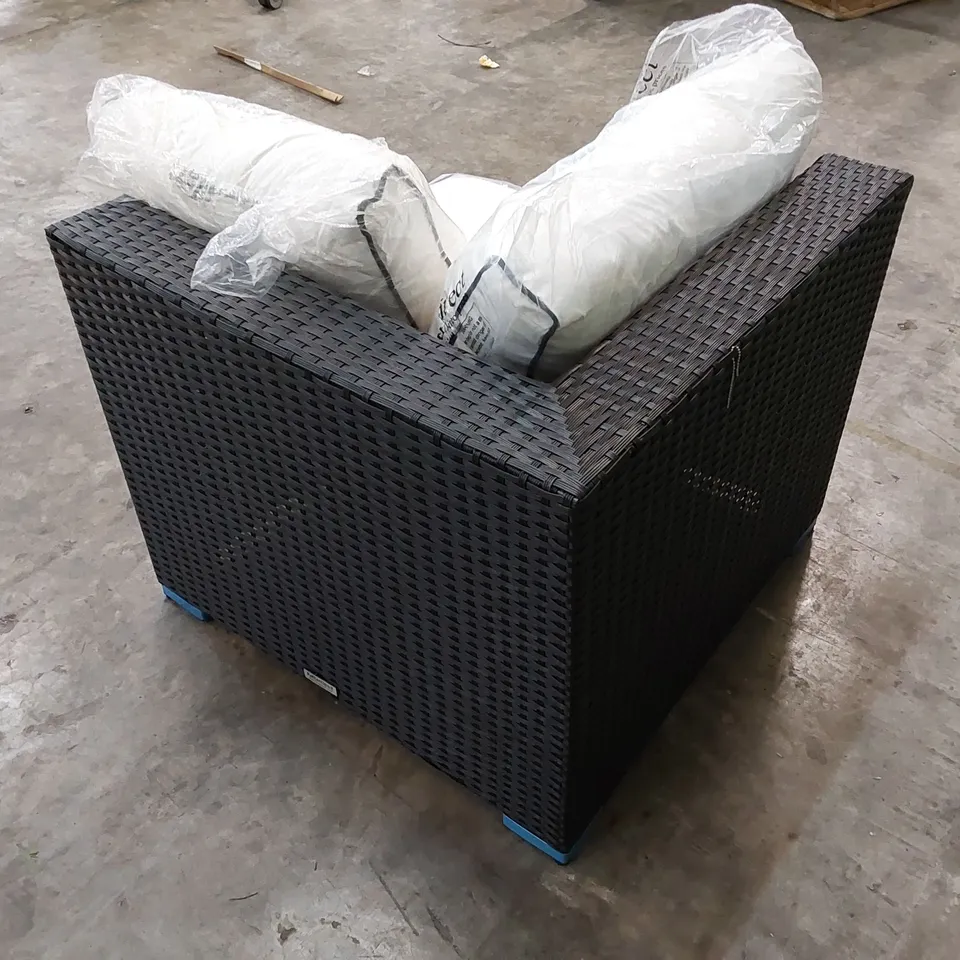 DESIGNER RATTAN GARDEN SOFA CORNER PIECE WITH CUSHIONS