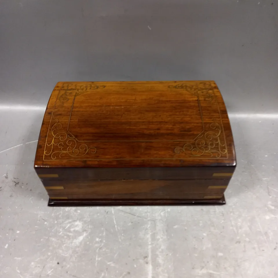 DECORATIVE WOODEN JEWELLERY STORAGE BOX WITH INNER COMPARTMENTS 