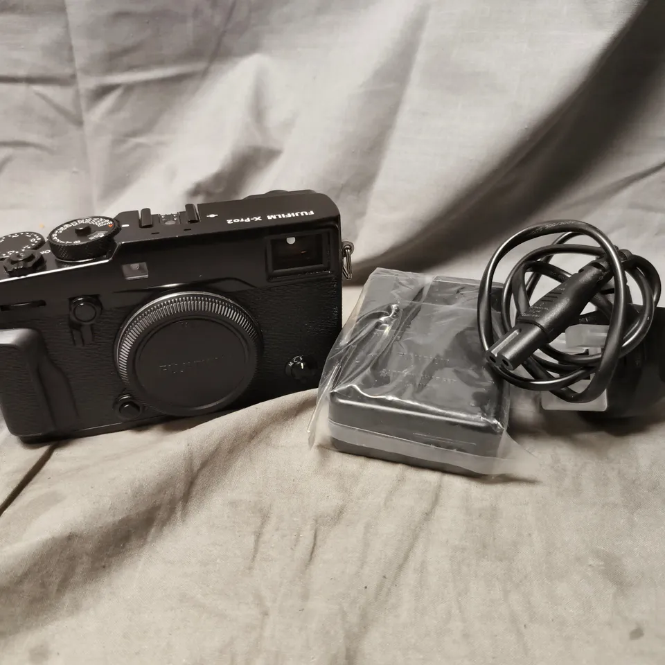 FUJIFILM X-PRO2 DIGITAL CAMERA BODY – BOXED WITH CHARGER