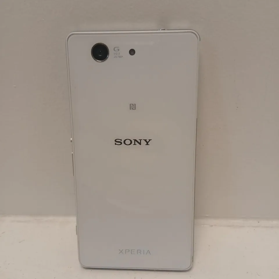 SONY XPERIA SMARTPHONE – WHITE