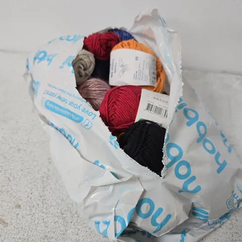 HOBBII YARN SKEINS – ASSORTED COLOURS