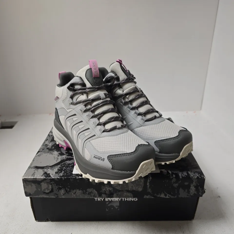 NORTI V8 LGHT GREY UK 5 BOXED